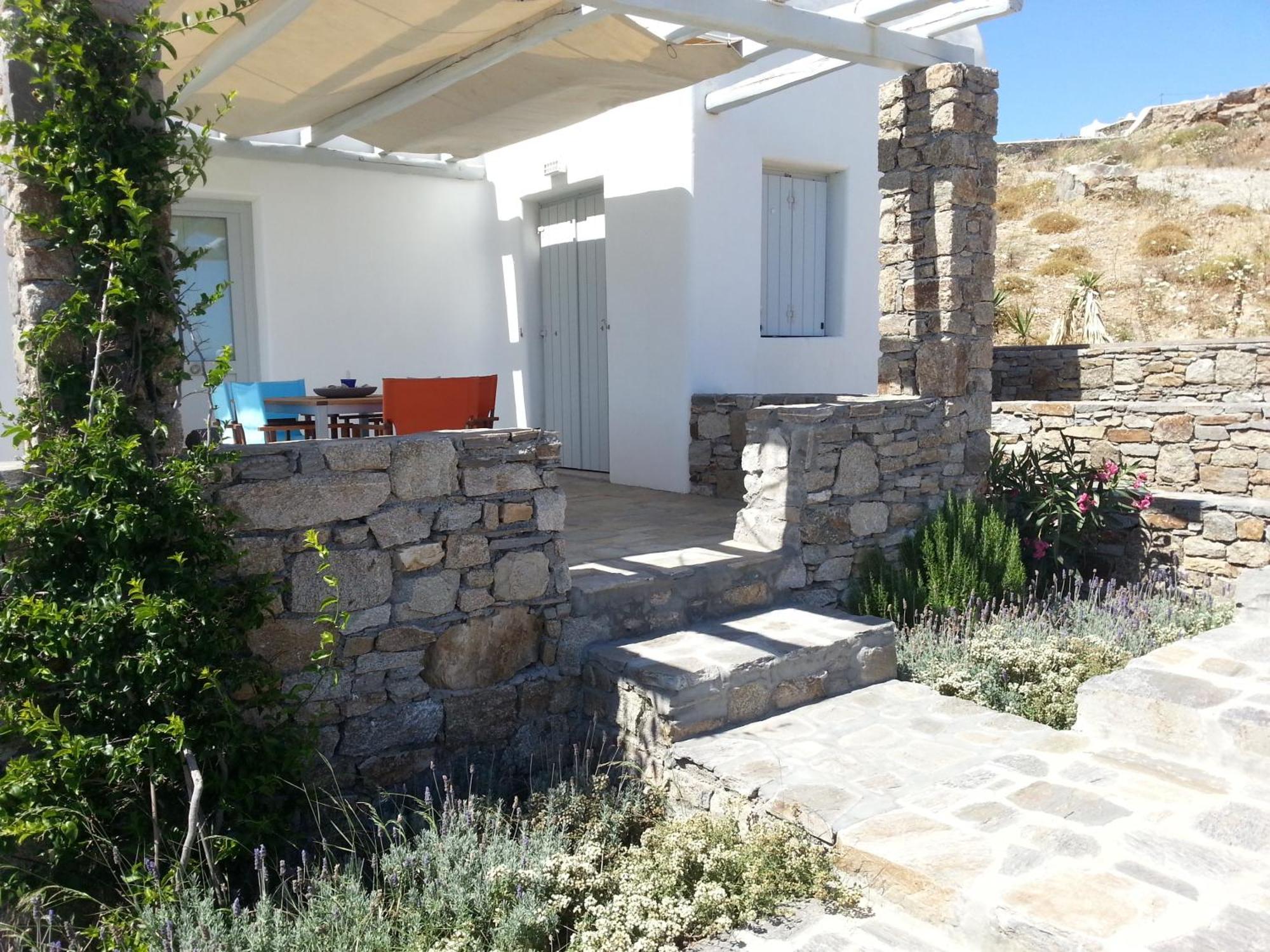 Sea Side & 2* Kalo Livadi